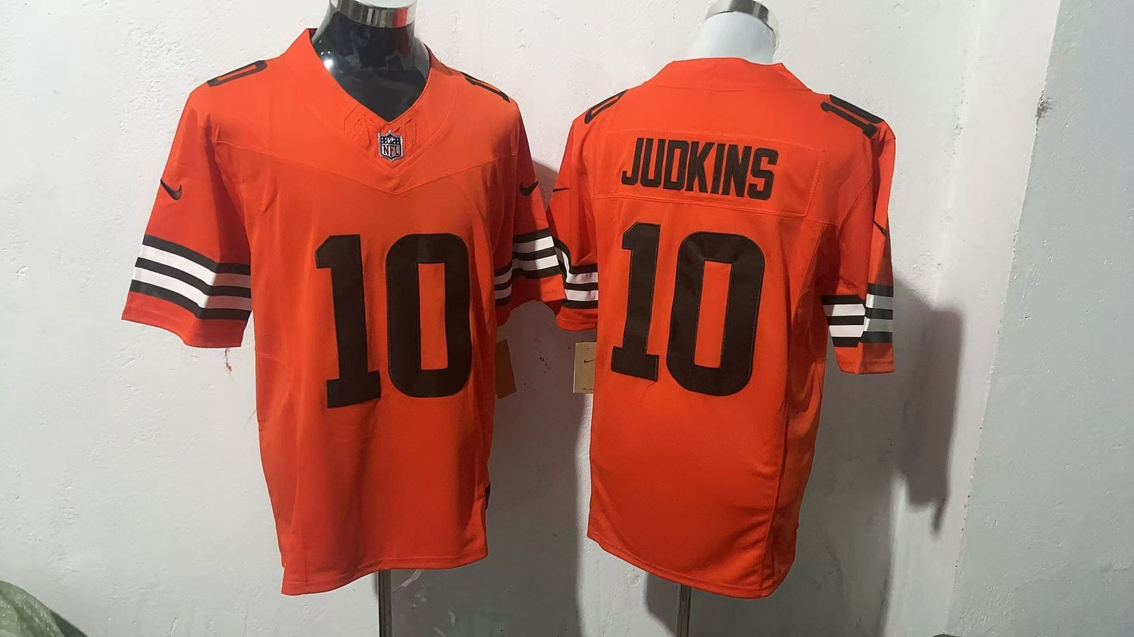 2 Cleveland Browns #10 American football jerseys; the jerseys can be customized and printed with any number and any player's name - Image 1
